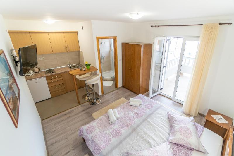 Studio with Terrace and Sea View image 3