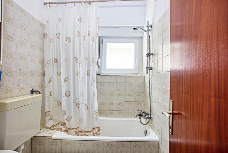 Double Room image 3
