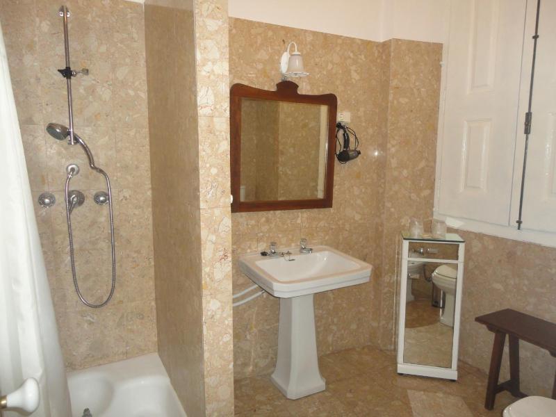 Single Room image 2