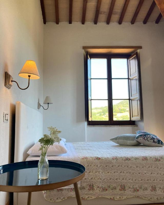 Large Double Room image 4
