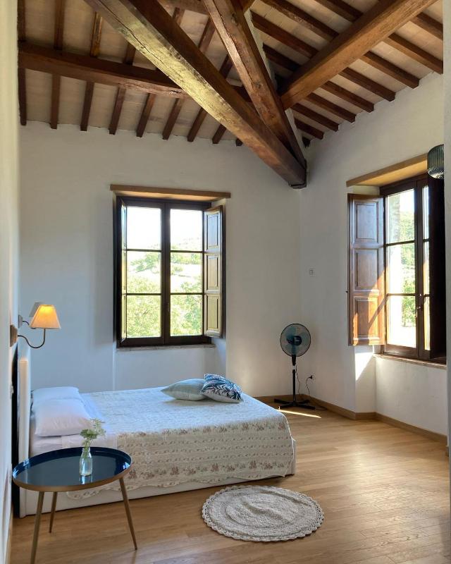 Large Double Room image 2