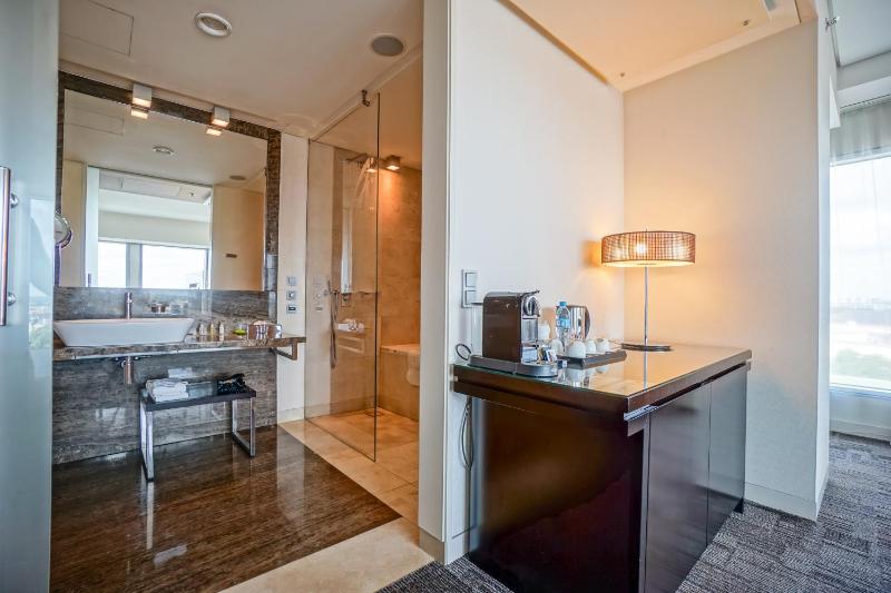 Executive Suite image 1