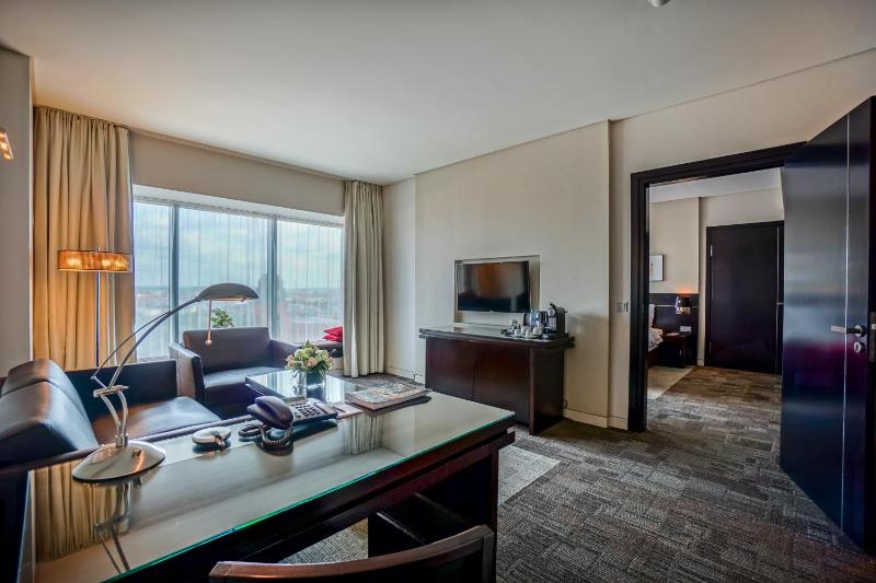 Superior Suite image 3