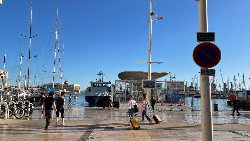 Au cœur du vieux Toulon au calme appartement rénové climatisé confortable étage élevé avec ascenseur proche parking et toutes commodités - image 27