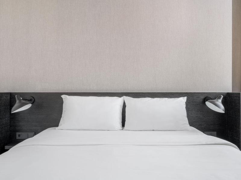 Extra Large Room with Separate Living Area and Bathtub image 3