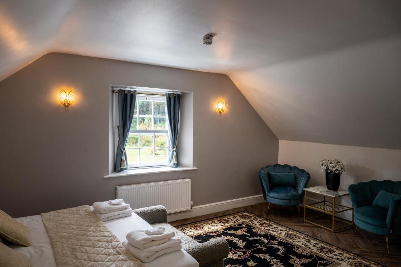 Quadruple Room with Garden View image 3