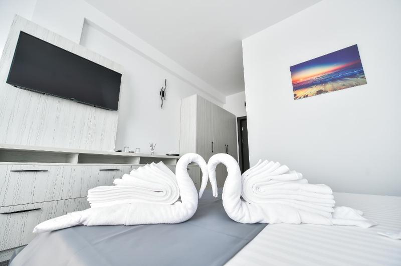 Alutus Boutique - image 14