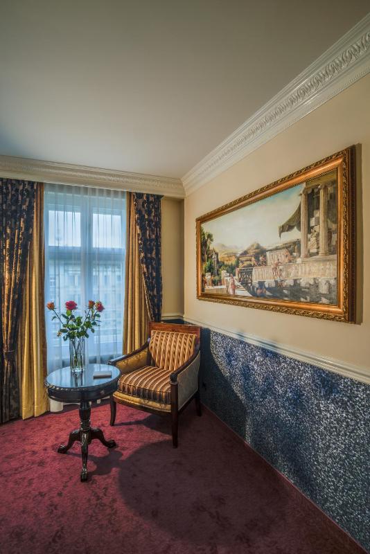 Premium Double Room image 3