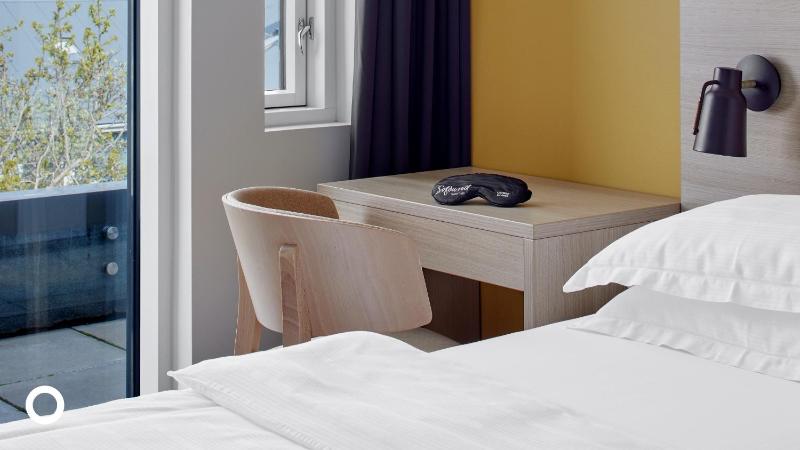 Double or Twin Room with Balcony image 3