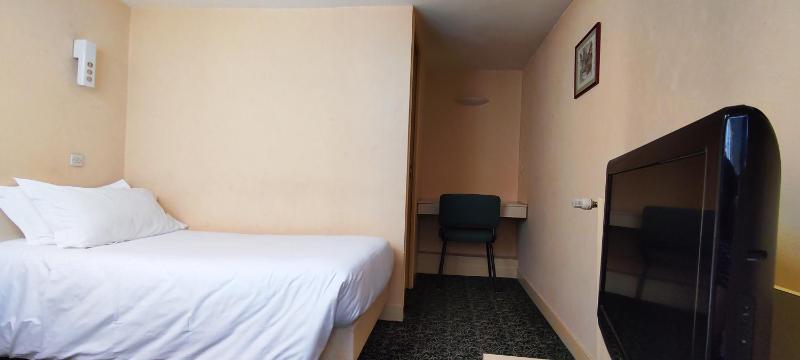 Single Room image 4