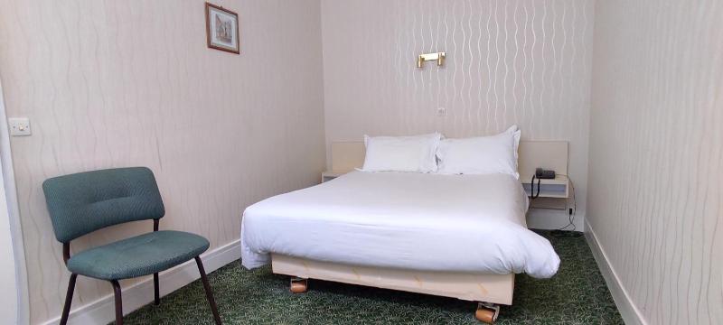 Double Room image 4
