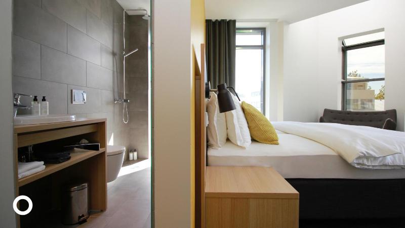 Deluxe Corner Room image 3