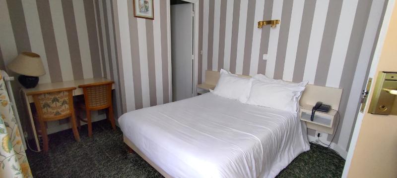 Superior Double Room image 3