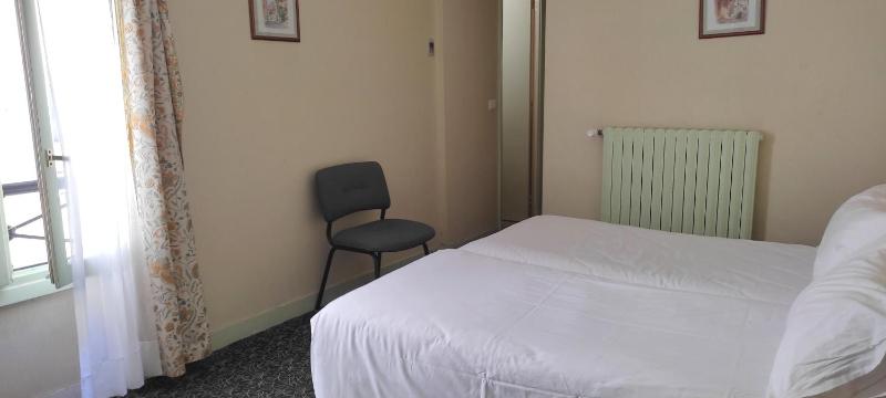 Twin Room image 1
