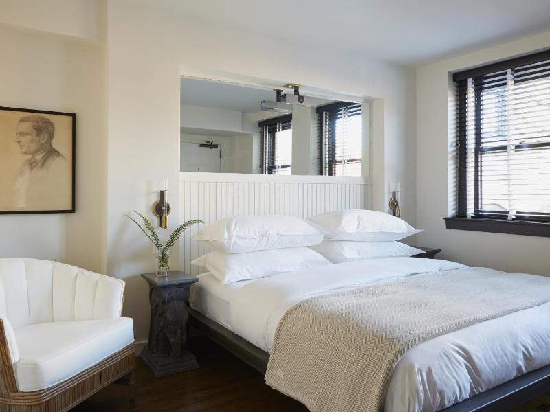 King Room image 4