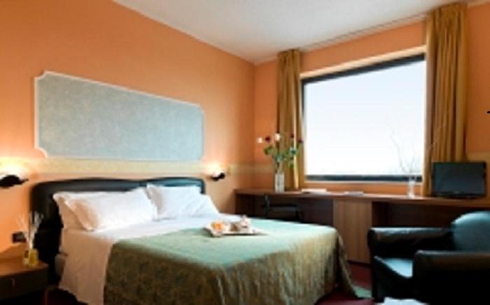 Basic Triple Room image 2