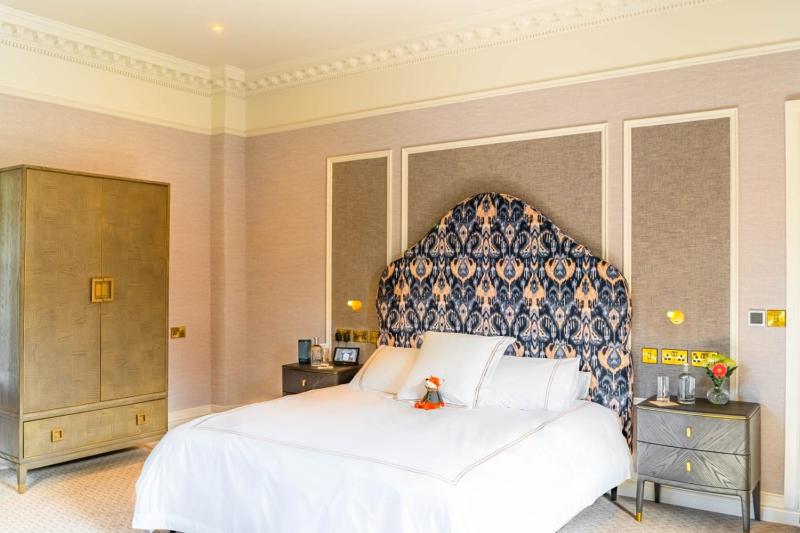 Signature Deluxe Room image 1