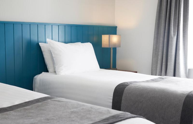 Twin Room image 1