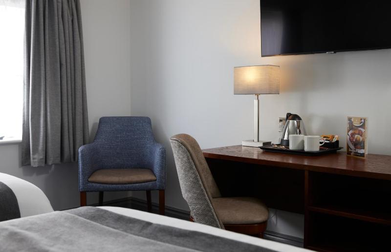Twin Room image 2