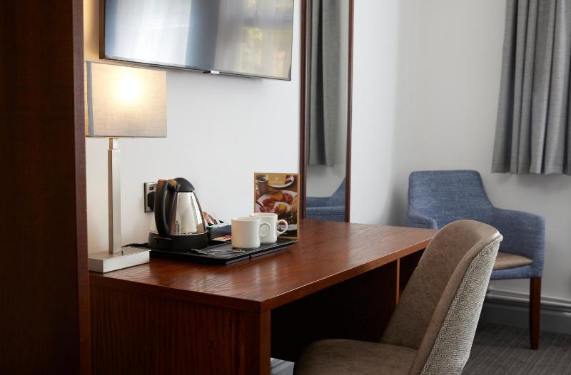 Large Single Room image 2