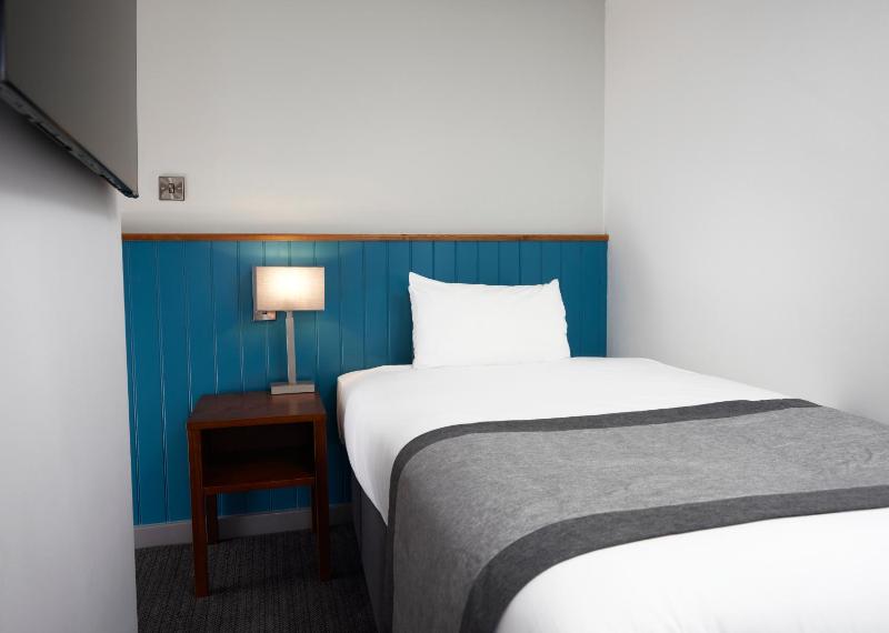 Single Room image 4