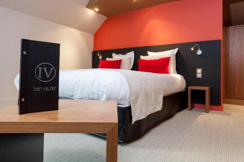 Deluxe Room image 2