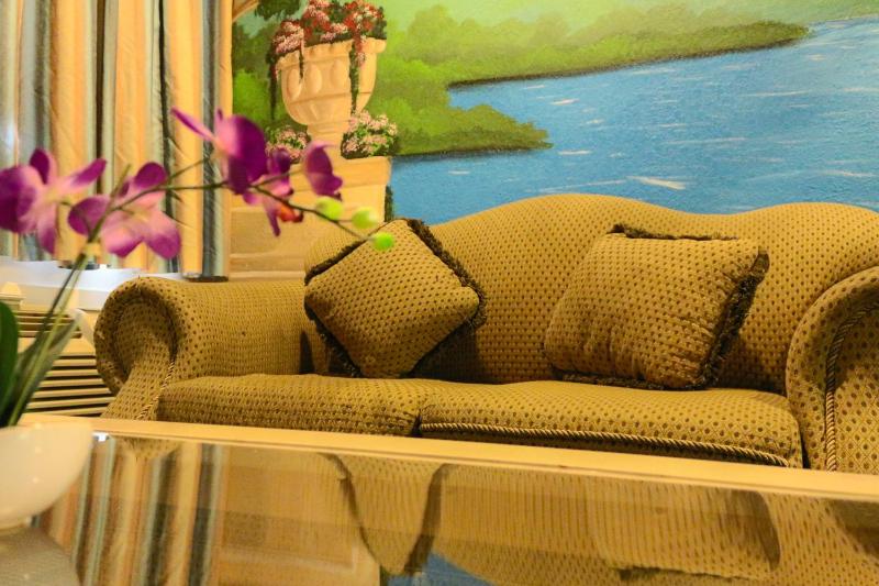 King Suite image 2