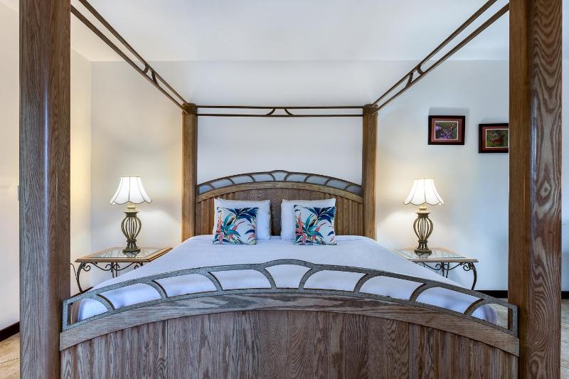 Superior King Room image 3