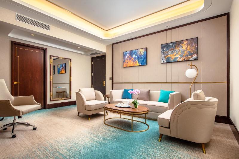 Deluxe 2 Kings Two Bedrooms Suite image 4