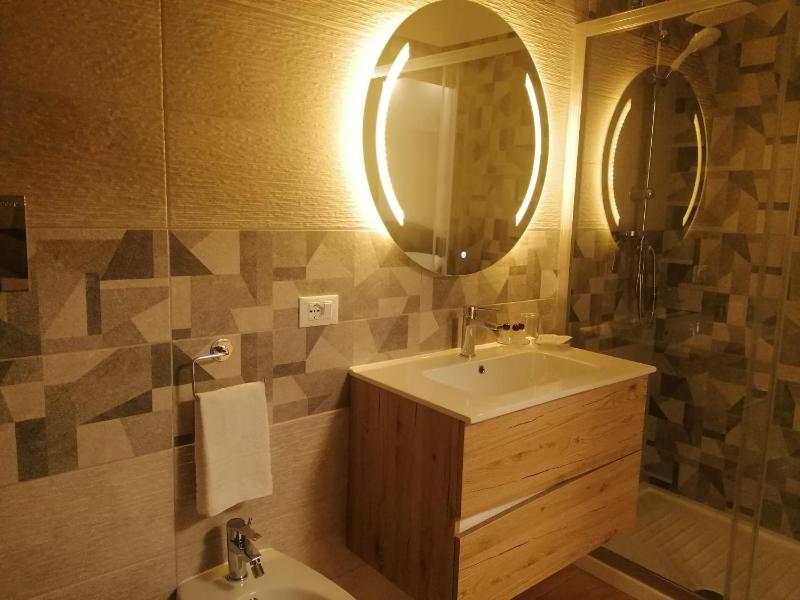 Nike Luxury Rooms - image 34