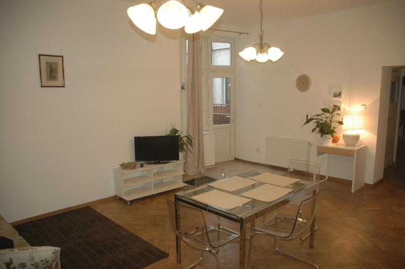 Two-Bedroom Apartment with Sofa Bed image 2