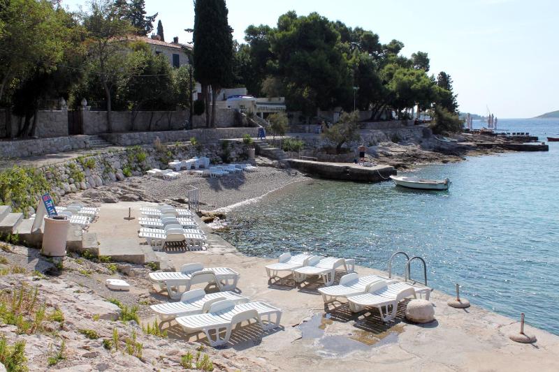 Apartments with a parking space Hvar - 5719 - image 30