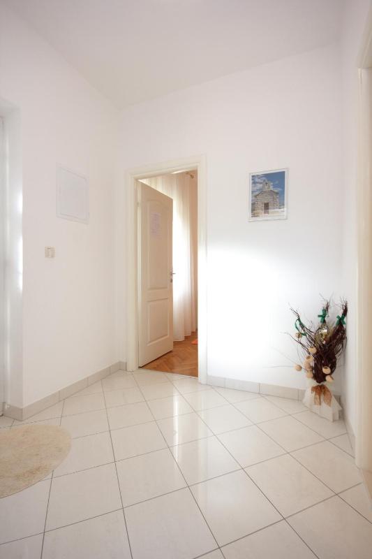 Apartments by the sea Duce Omis - 8378 - image 23