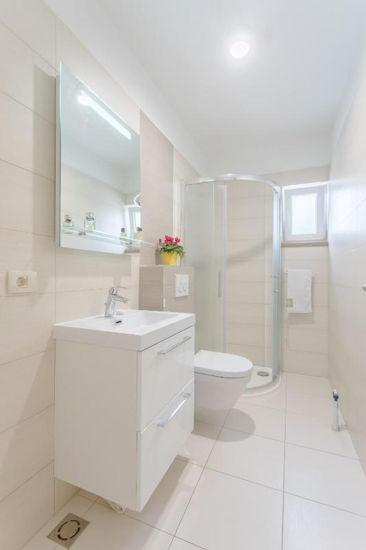 Apartments by the sea Duce Omis - 8378 - image 5