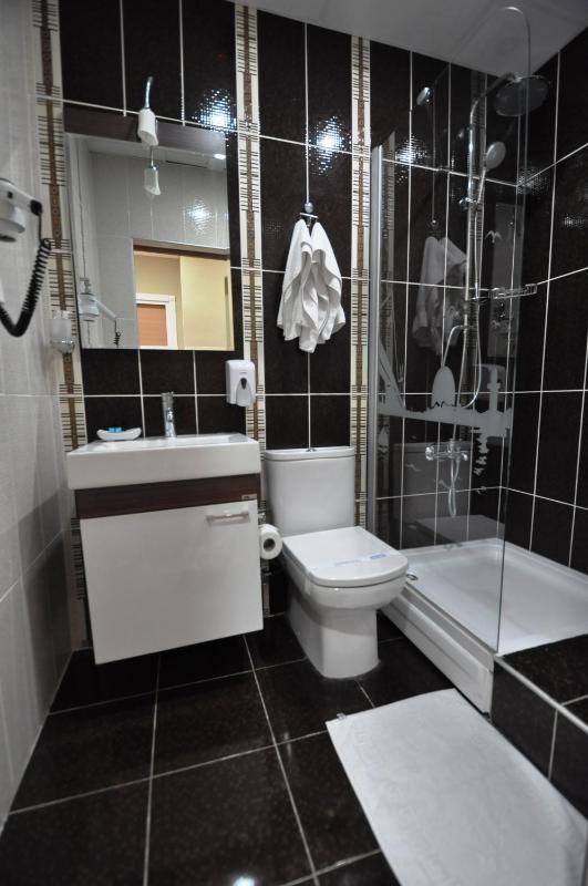 Double or Twin Room image 4