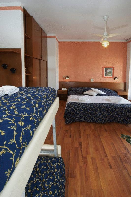 Quadruple Room image 3