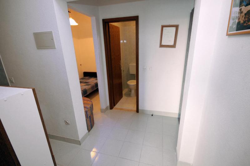 Apartments by the sea Sumpetar Omis - 4827 - image 26