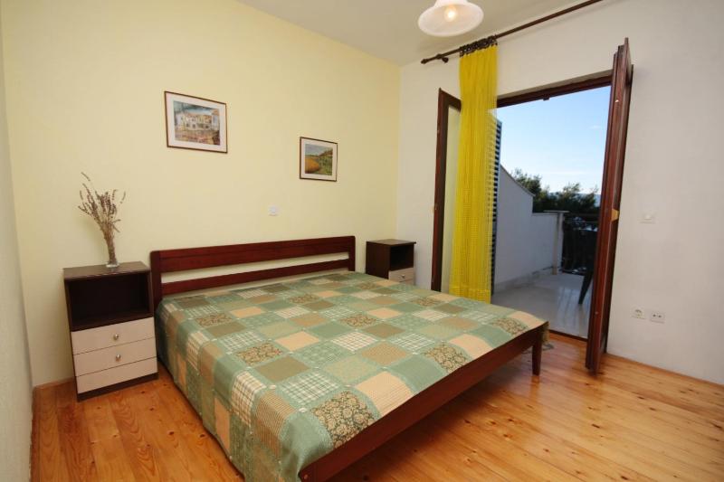 Apartments by the sea Sumpetar Omis - 4827 - image 17
