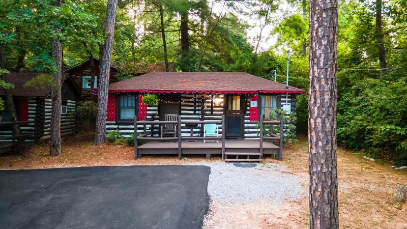 Traveler's Rest Cabin image 2