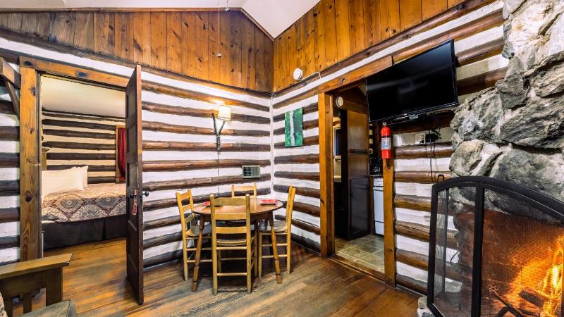 Double or Nothing Cabin image 3