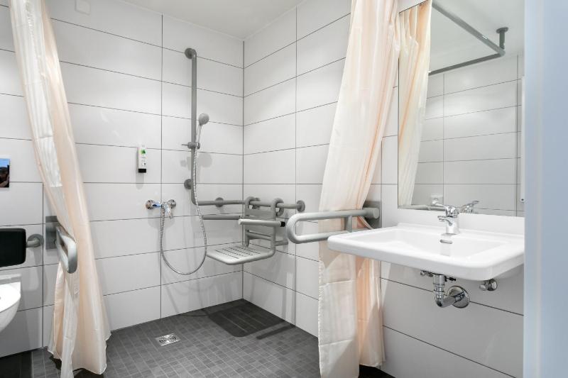 Single Room - Disability Access image 1