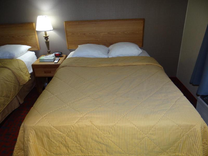 Standard Room with Two Double Beds image 2