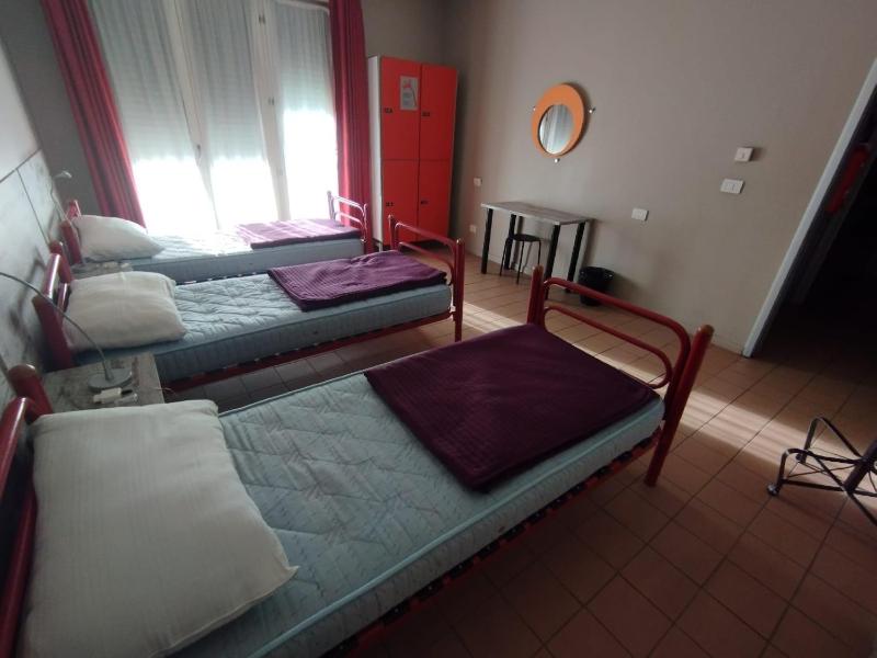 Triple Room with Private External Bathroom image 4