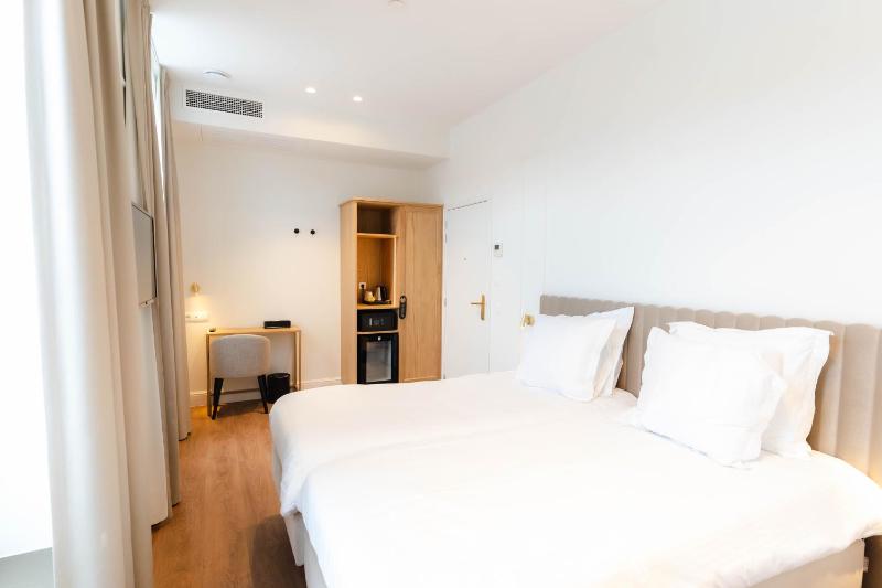 Deluxe Twin Room with Spa Access