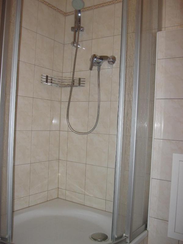 Double Room with Shared Bathroom image 3