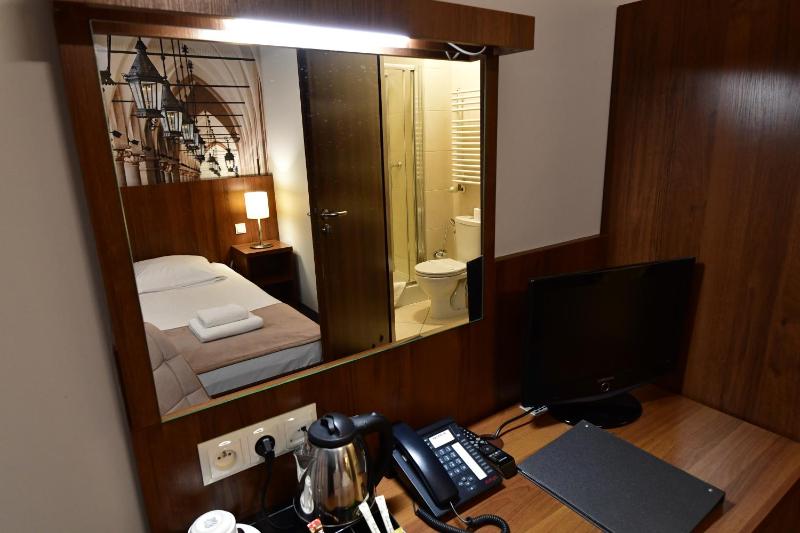 Budget Single Room image 4