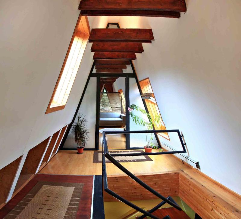 Double Room with Shared Bathroom image 2