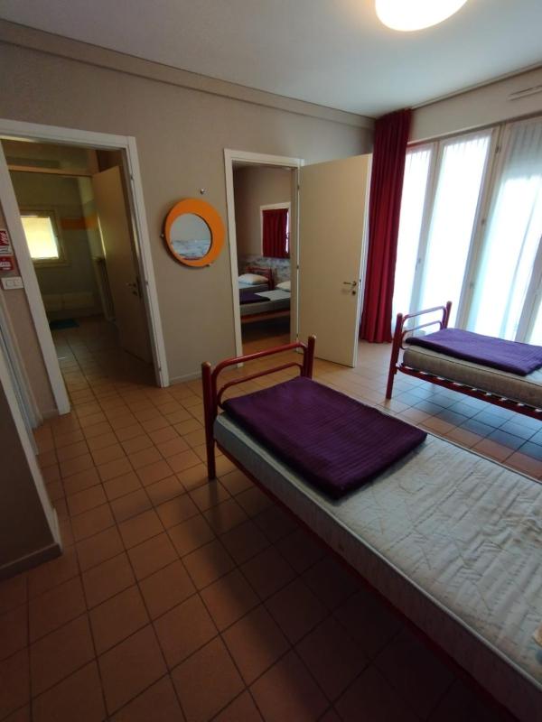 Quadruple Room with Private Bathroom image 3