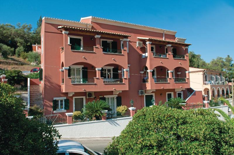 One-Bedroom Apartment image 1