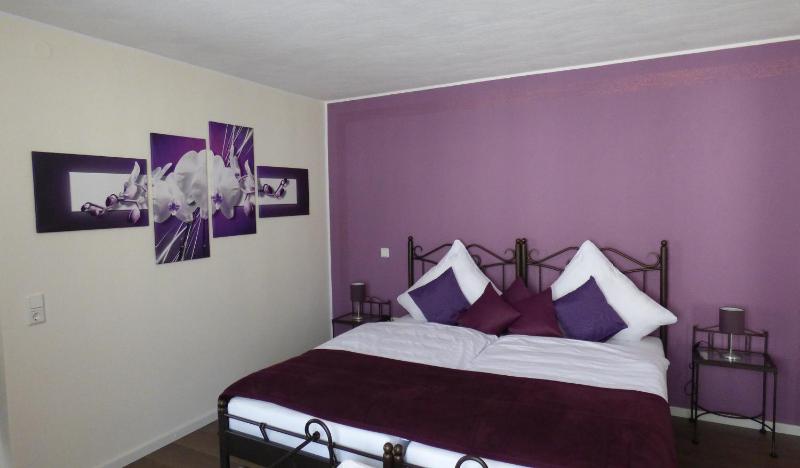 Studio Apartment image 1